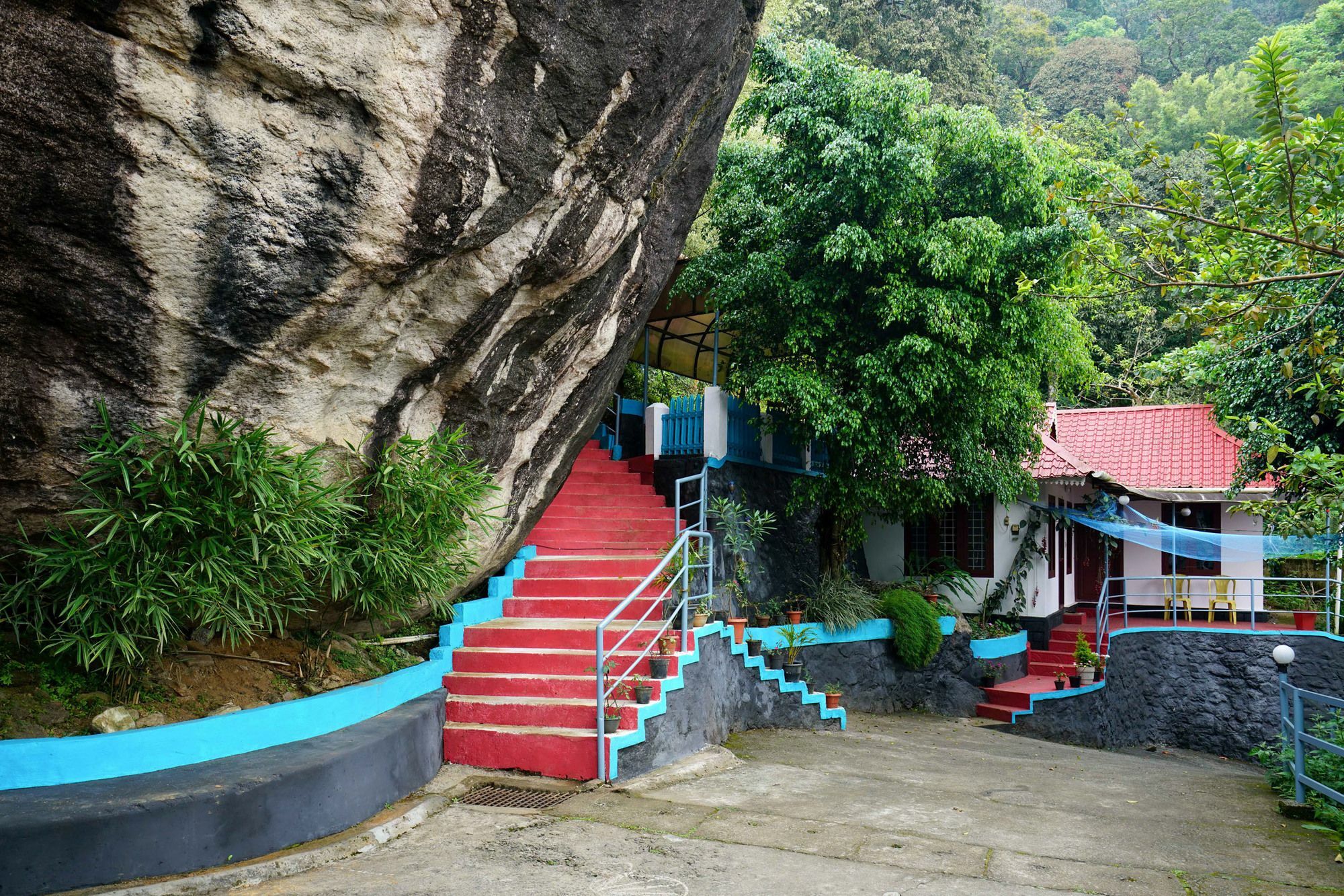 Oyo 10262 Hotel Munnar Rock Exterior photo